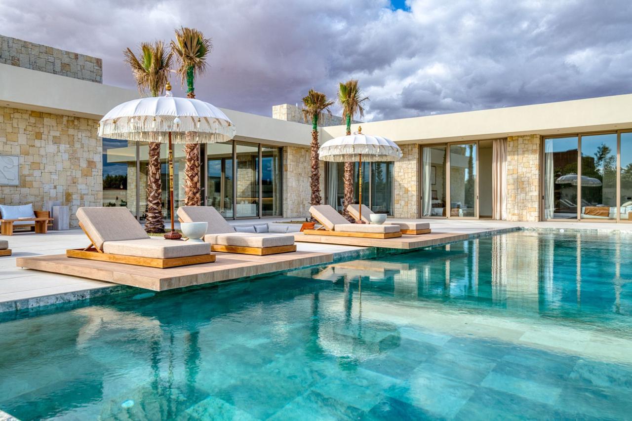 Villa Deluxe View 1